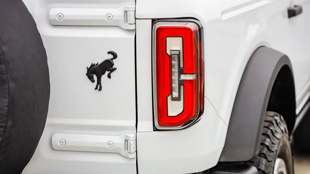 Used 2022 White Ford Badlands image 10