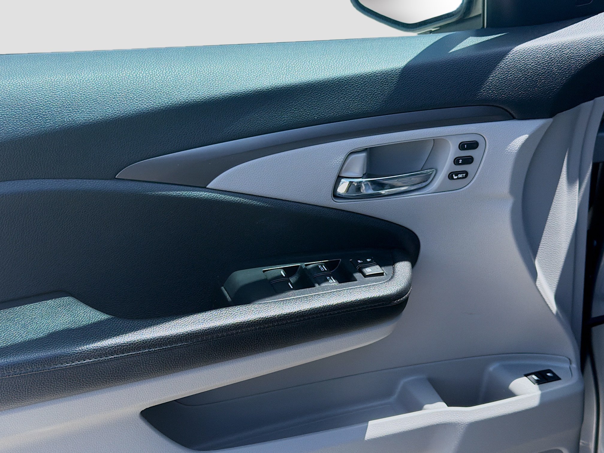 2022 Honda Pilot SE - Photo 16