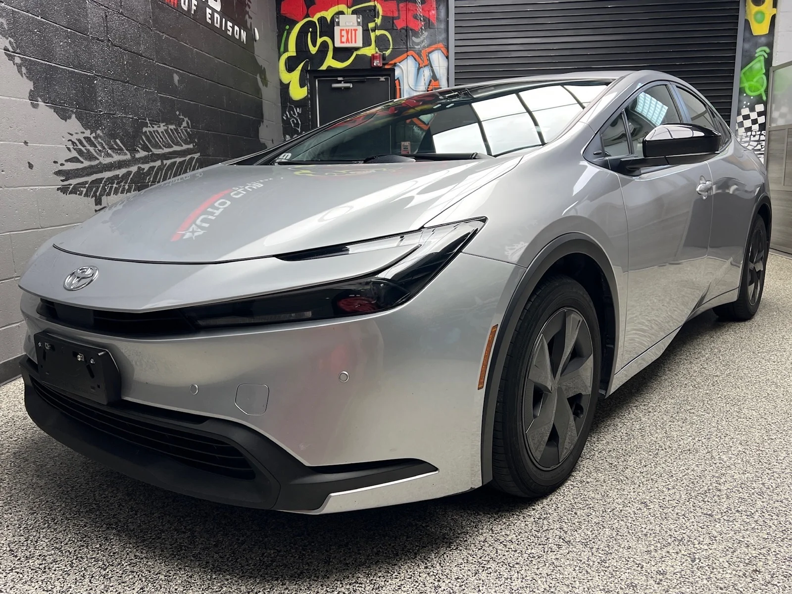 Used 2024 Cutting Edge (1l0) Toyota LE image 3