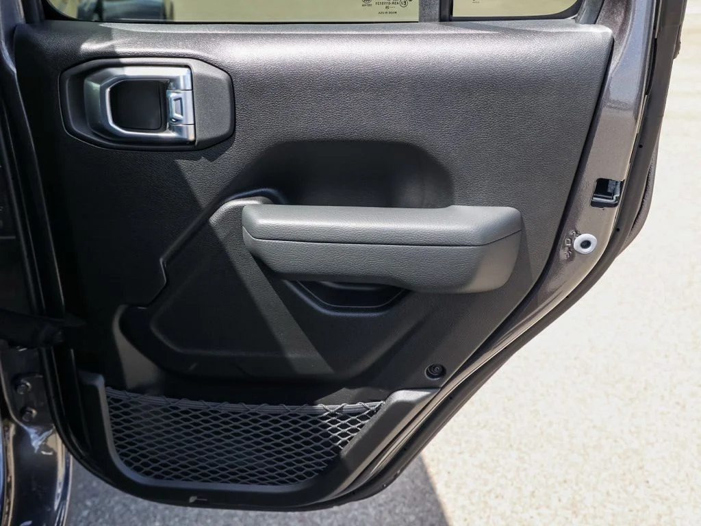 New 2026 Granite Crystal Metallic Clear-Coat Exterior Paint Jeep 85th Anniversary Edition image 18