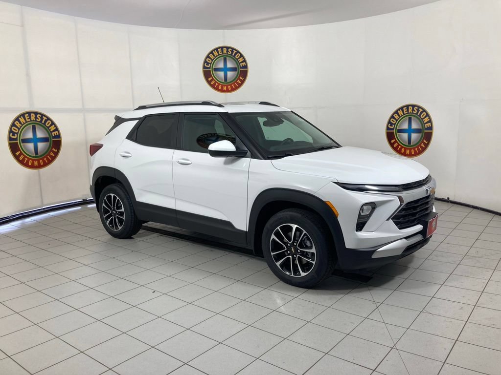 New 2026 Summit White Chevrolet LT image 19