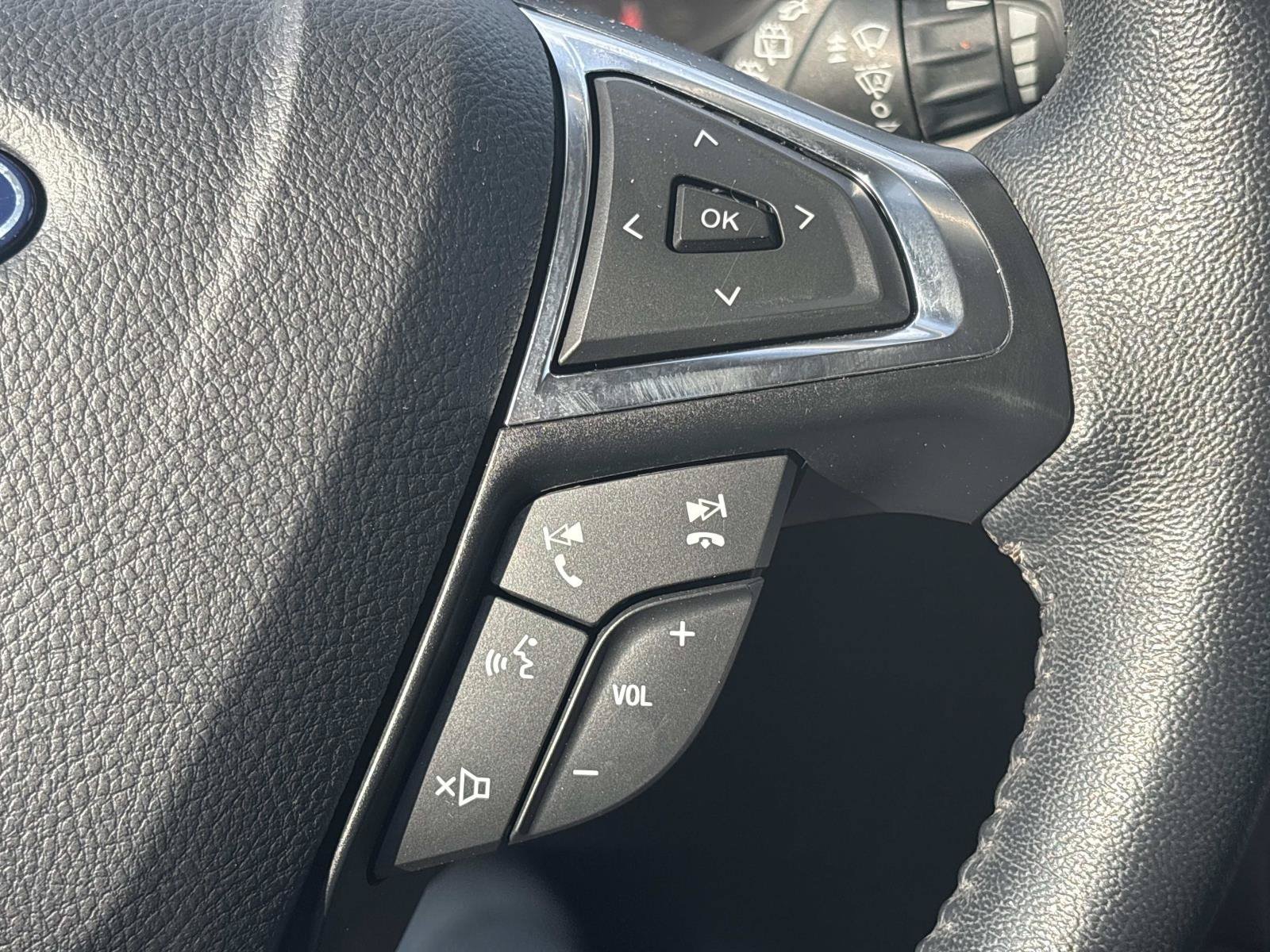 2024 Ford Edge Titanium - Photo 20