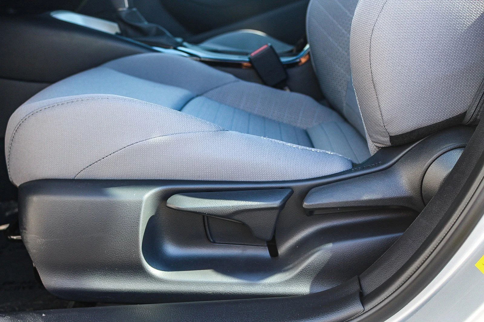 2025 Toyota Corolla SE - Photo 22
