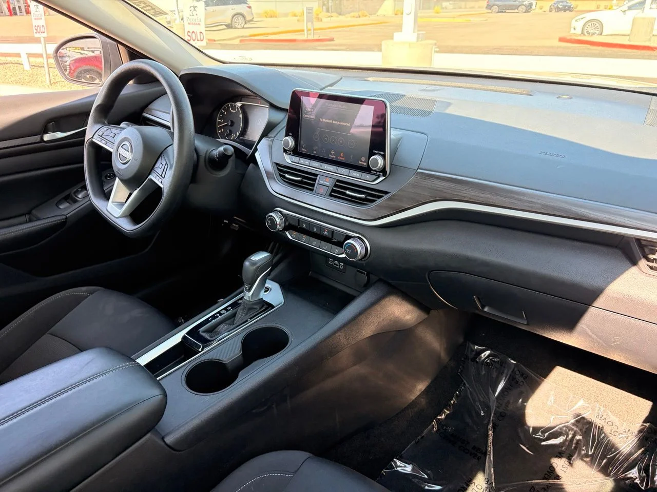 Used 2025 Glacier White Nissan 2.5 SV image 12