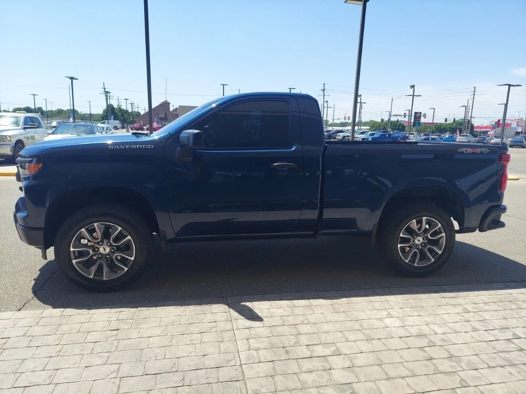 Used 2022 Blue Chevrolet WT image 4