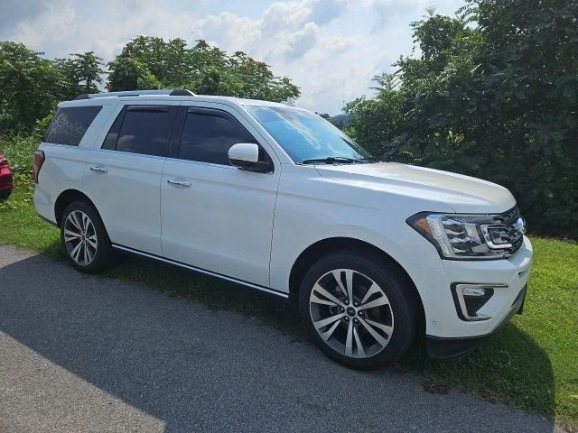 Used 2021 White Ford Limited image 4