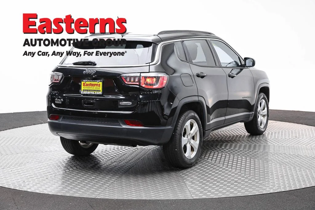 Used 2018 Black Jeep Latitude image 5