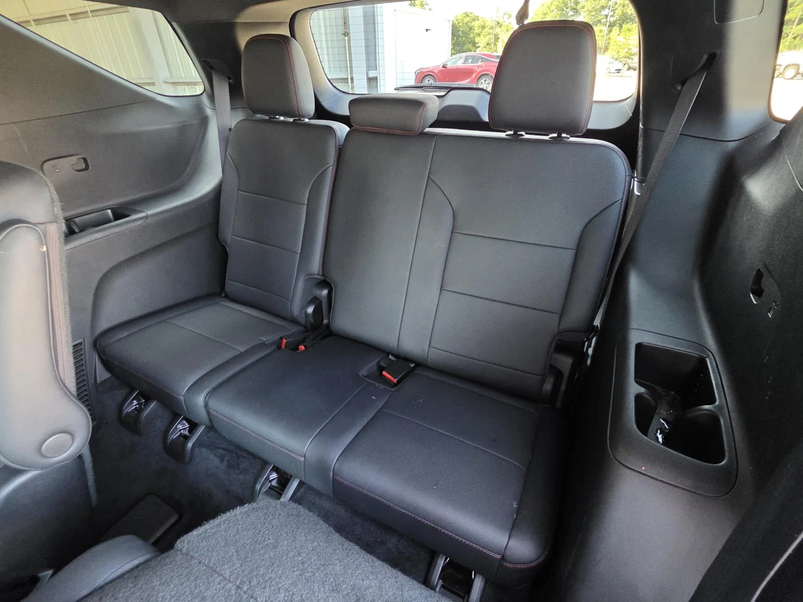 Used 2025 Pearl Chevrolet Z71 image 14