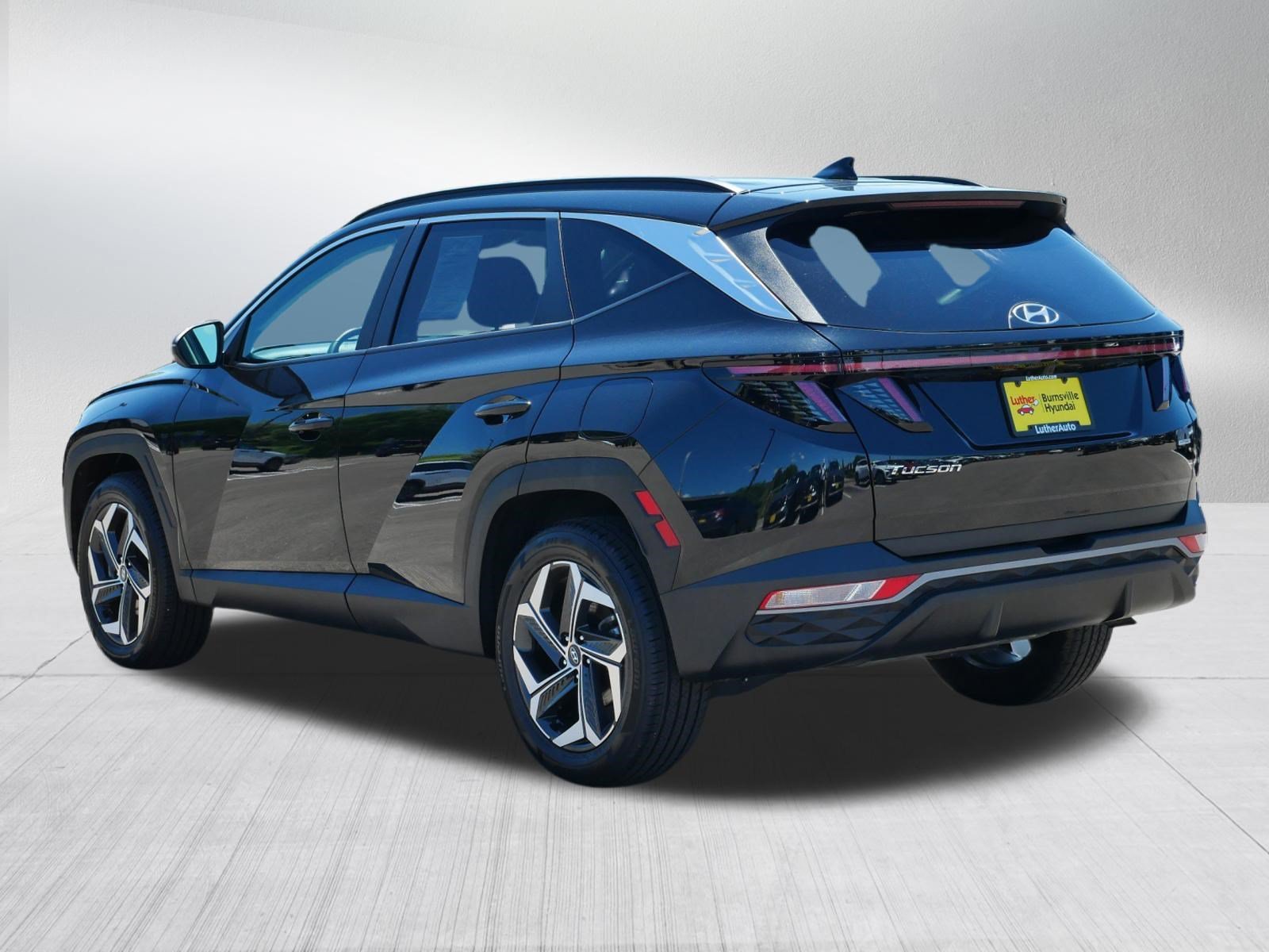Certified Used 2023 Phantom Black Hyundai SEL image 5