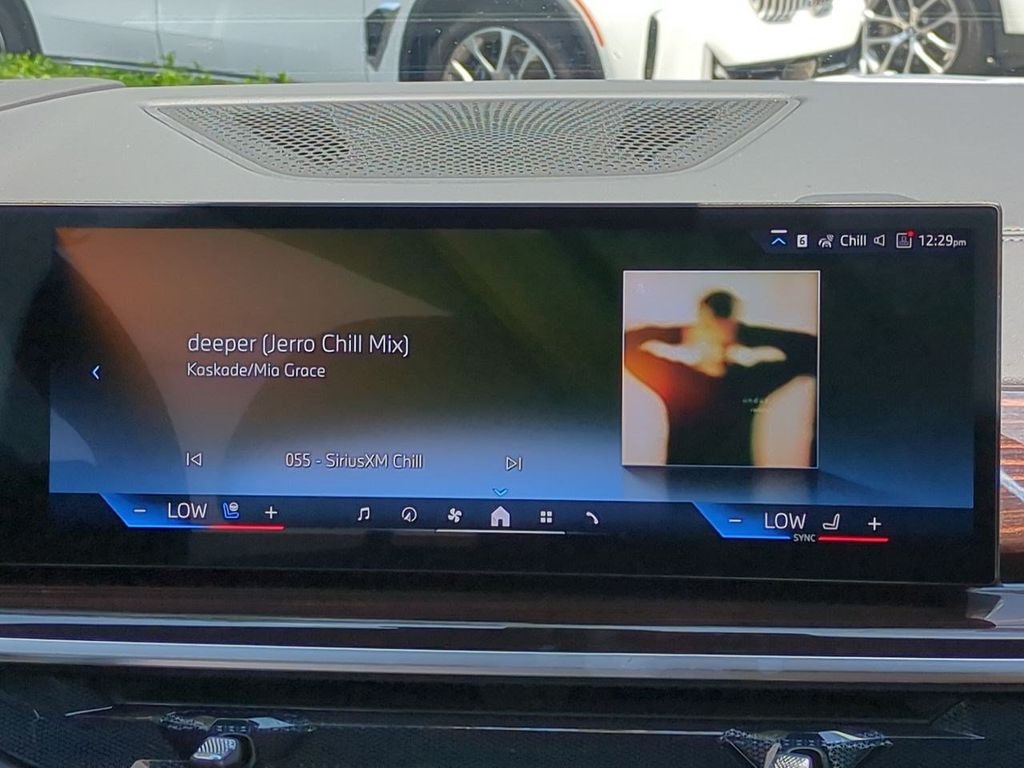 New 2027 Gray Metallic BMW xDrive40i image 18