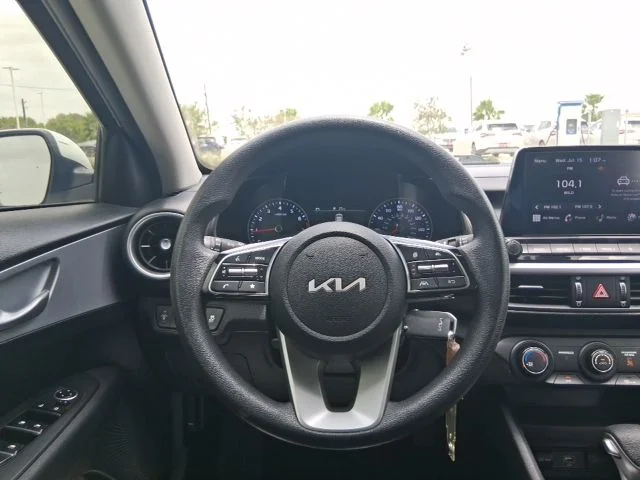 Used 2024 White Kia LXS image 8