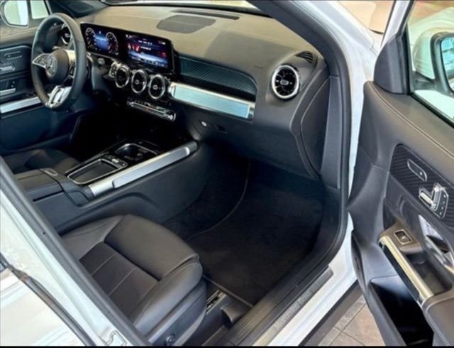 New 2026 Polar White Mercedes-Benz GLB 250 image 26
