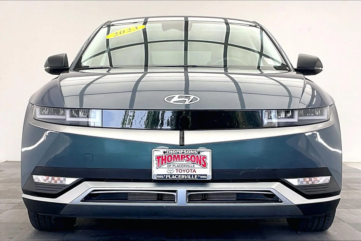 Used 2023 Digital Teal Hyundai SE image 2