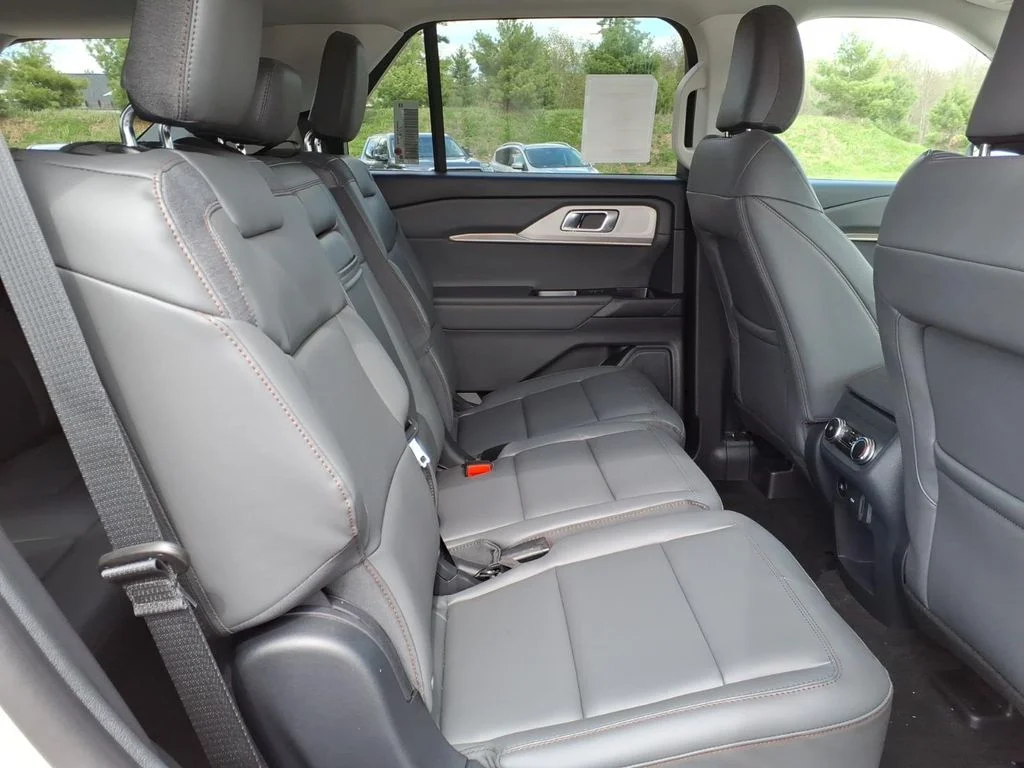 New 2026 Star White Metallic Tri-Coat Ford Active image 10