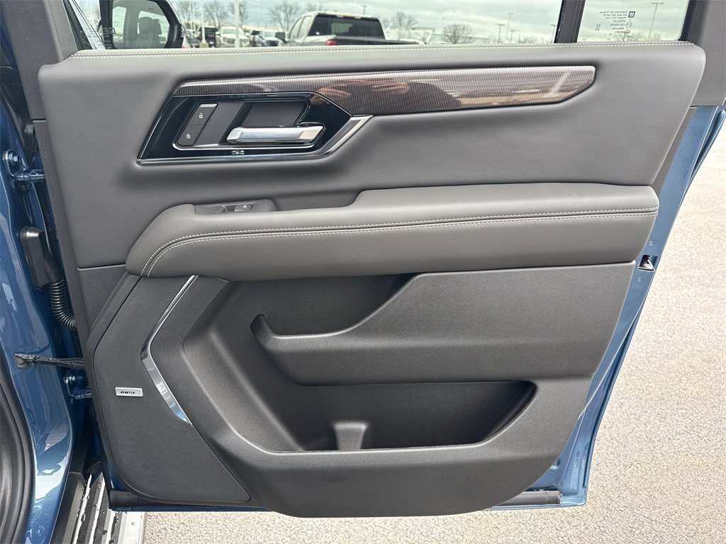 2026 GMC YUKON XL - Image 36