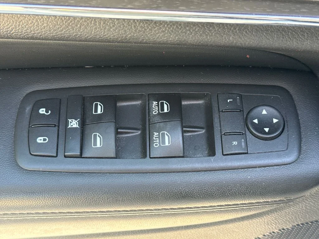 Used 2018 Bright White Clearcoat Jeep Limited image 14