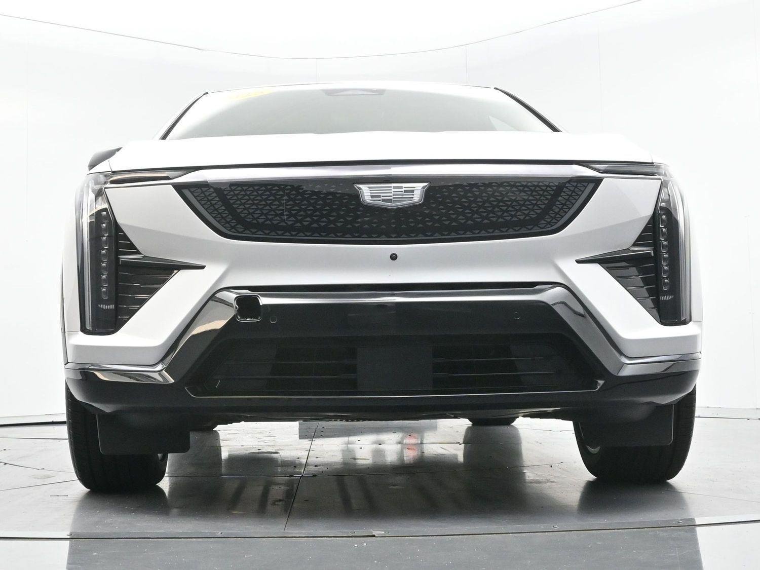 Used 2025 Crystal White Tricoat Cadillac Sport 1 image 48