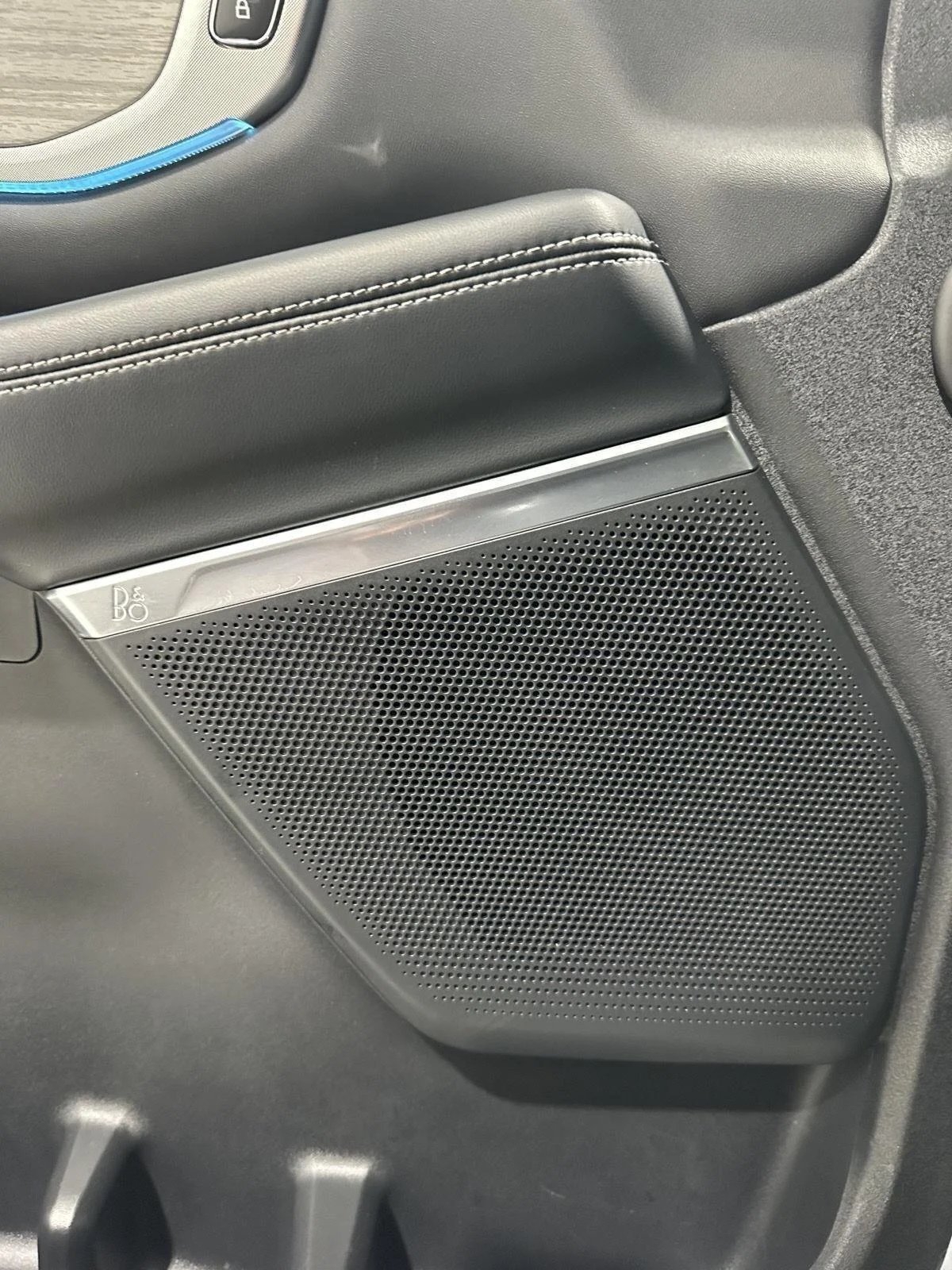 Used 2025 Oxford White Ford Platinum image 19