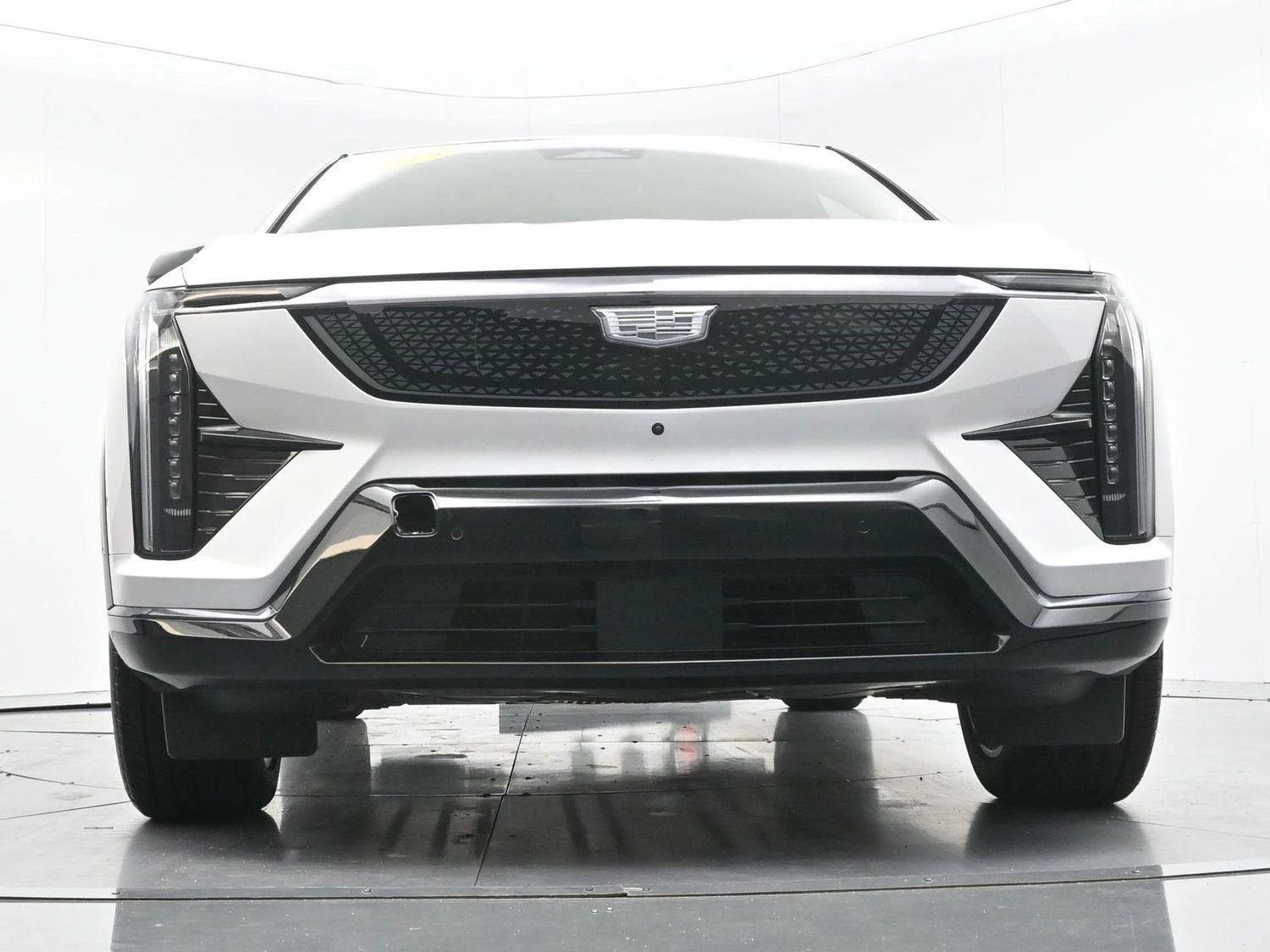 Used 2025 Crystal White Tricoat Cadillac Sport 1 image 48