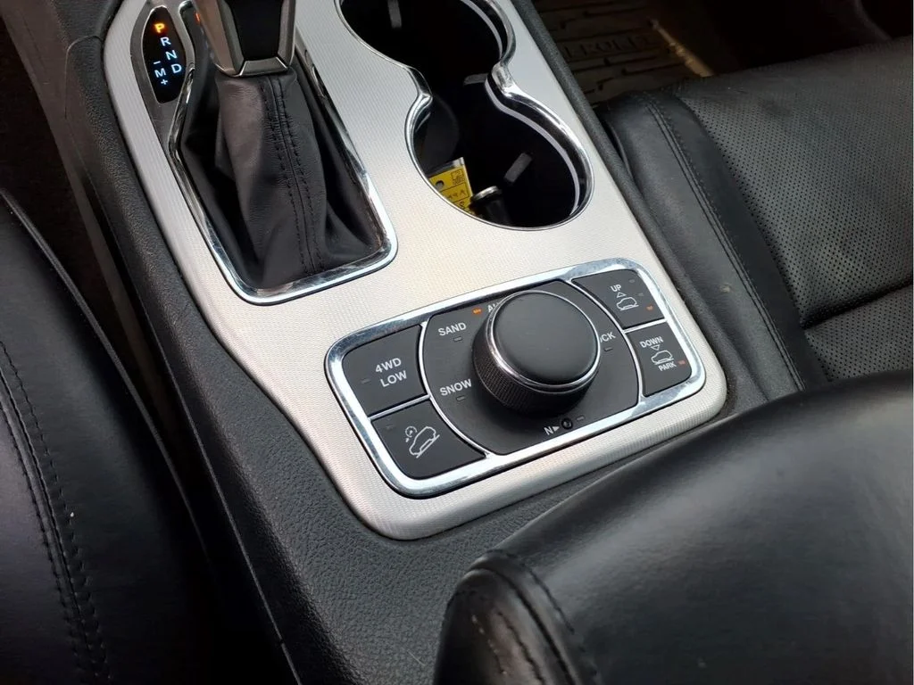 Used 2018 Black Jeep Overland image 24