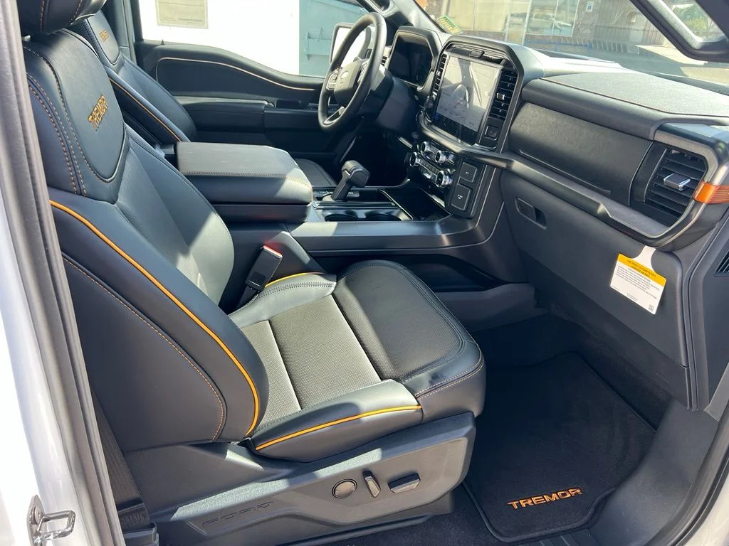 New 2026 Oxford White Ford Tremor® image 33