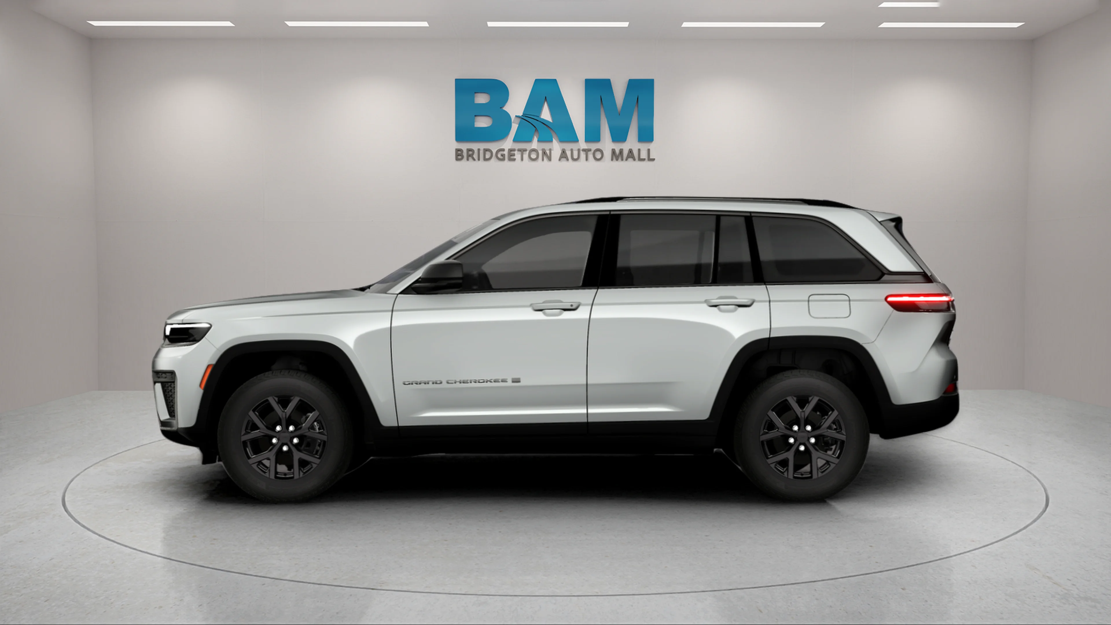 New 2026 Silver Zynith Exterior Paint Jeep Laredo Altitude image 12