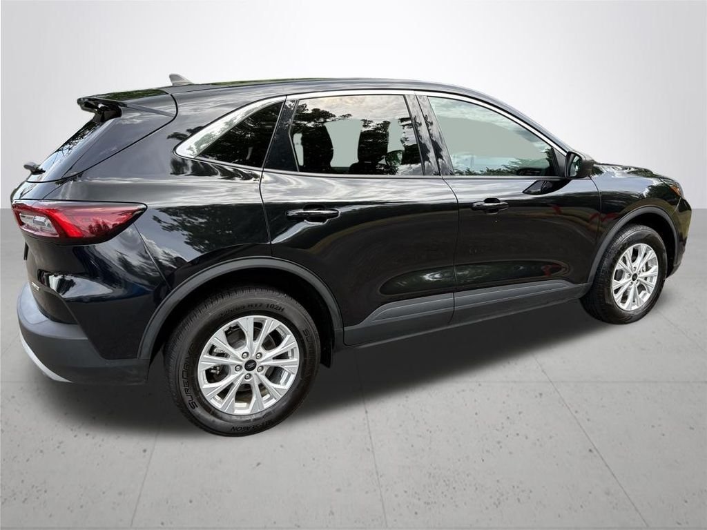 Used 2024 Black Metallic Ford Active image 6