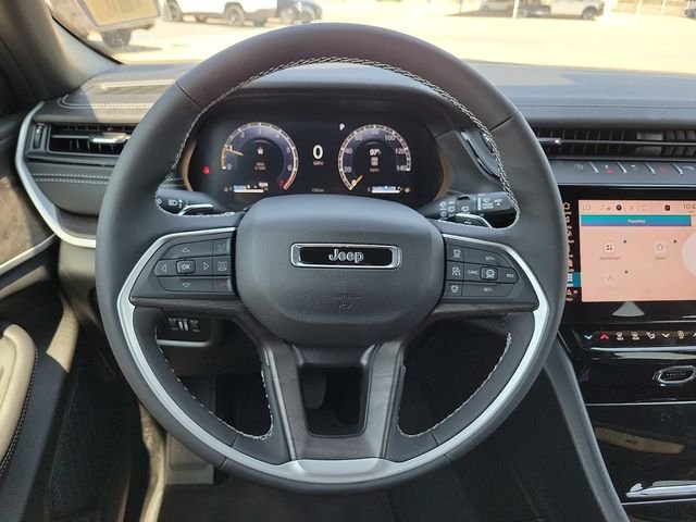 New 2026 Diamond Black Crystal Pearlcoat Jeep Altitude image 19