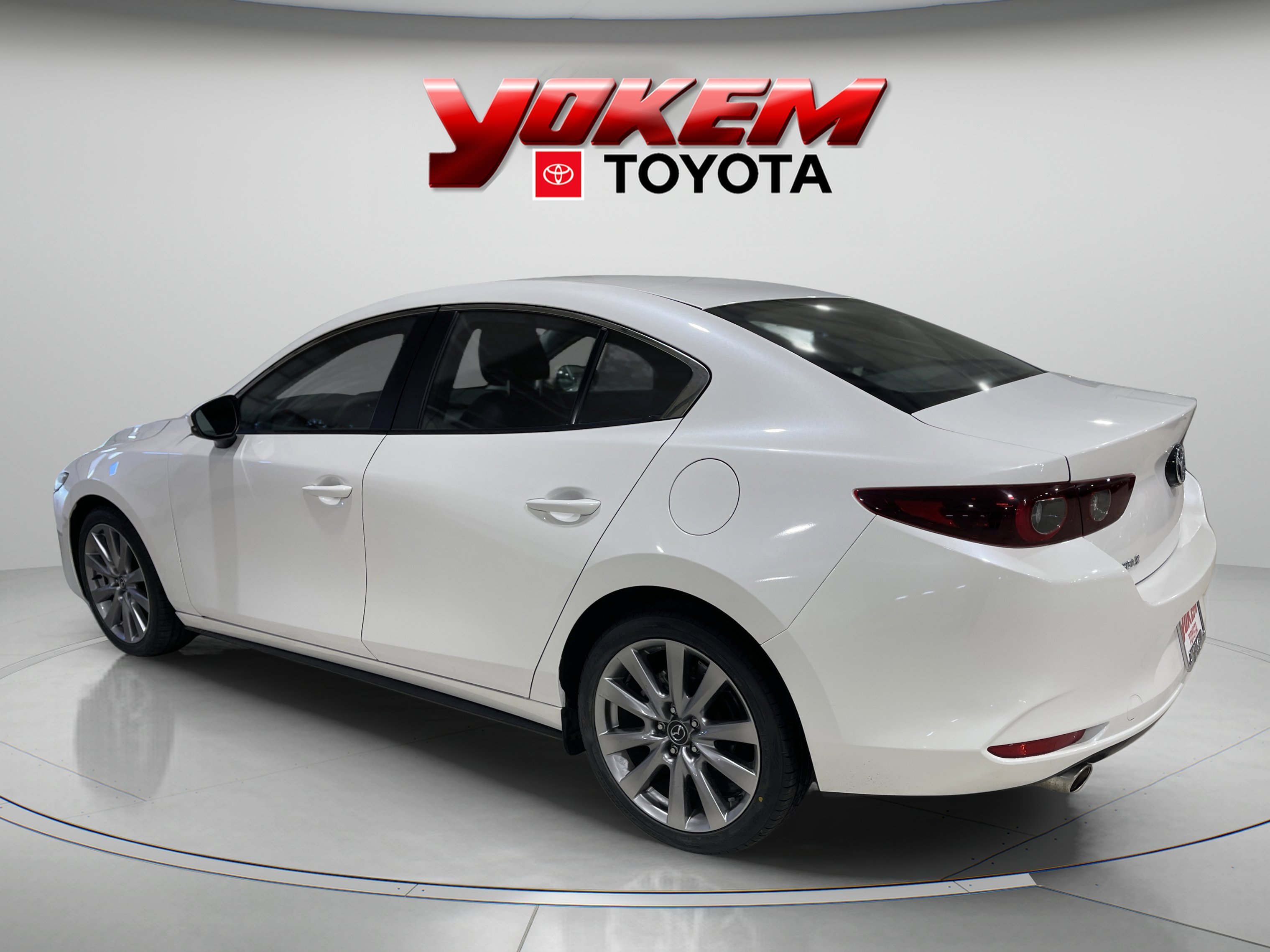 Used 2023 Snowflake White Pearl Mica Mazda 2.5 S Preferred image 3