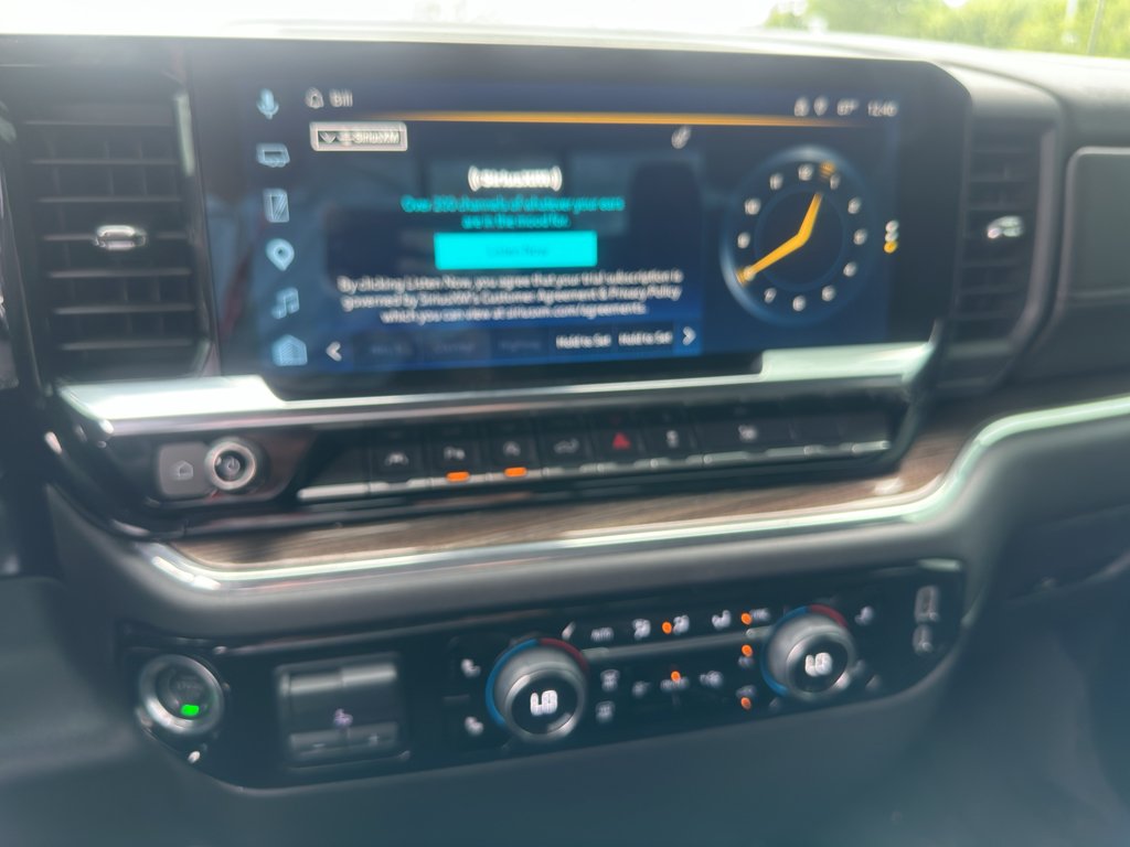 Used 2025 Summit White Chevrolet LT image 13