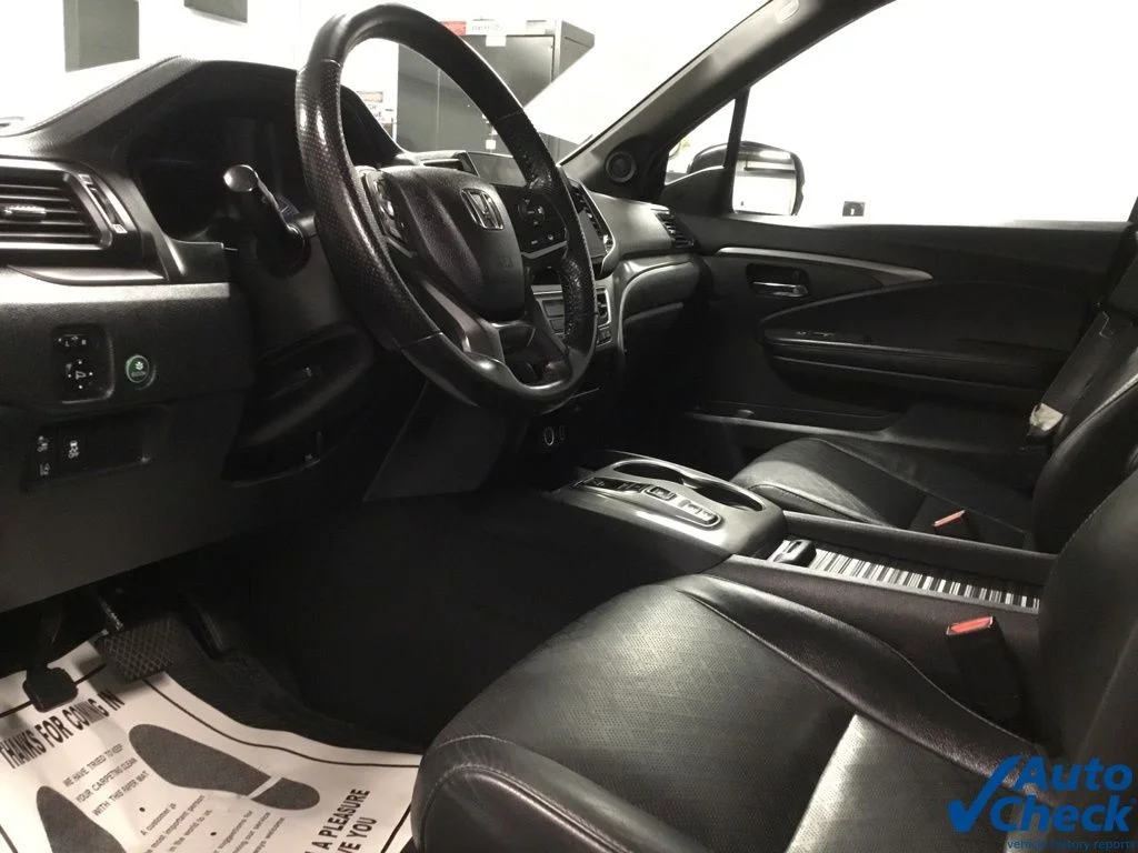 Used 2020 Gray Honda EX-L image 25