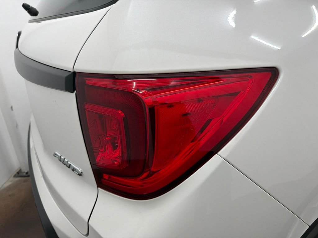 Used 2023 White Honda EX-L image 11