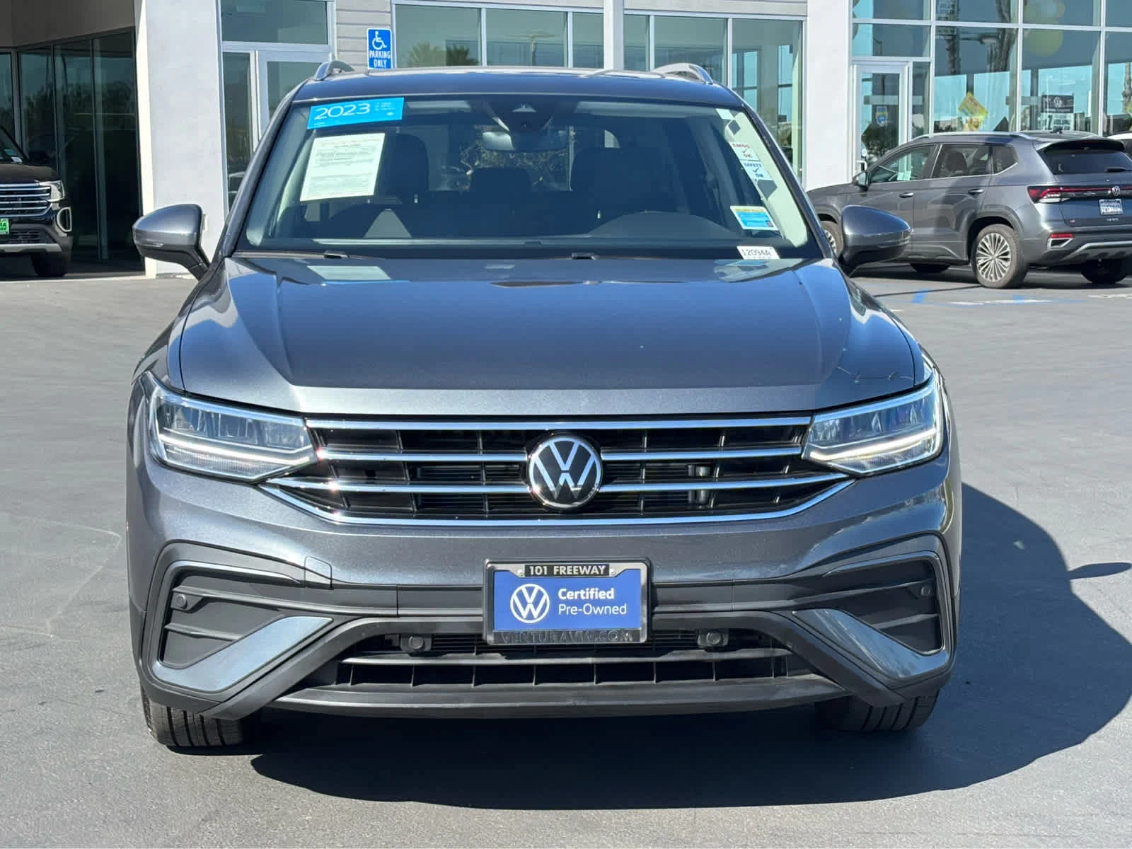 Used 2023 Platinum Gray Metallic Volkswagen SE image 8