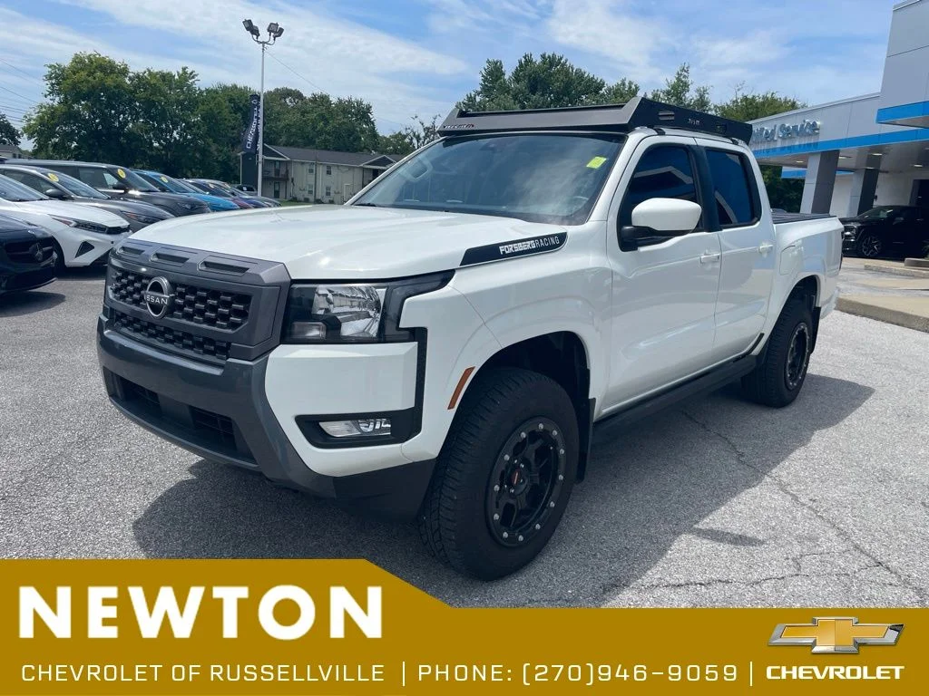 Used 2025 White Nissan SV image 3