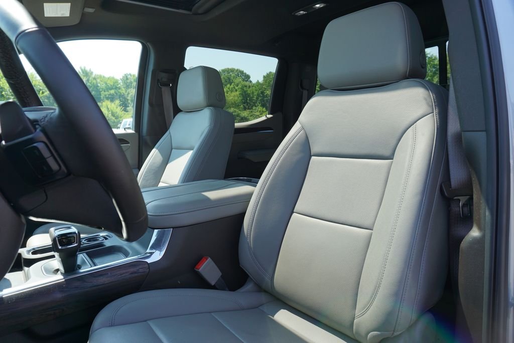 Used 2025 Sterling Metallic GMC SLT image 11