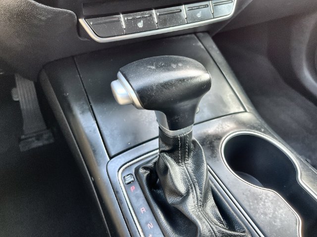 Used 2020 Black Kia S image 21