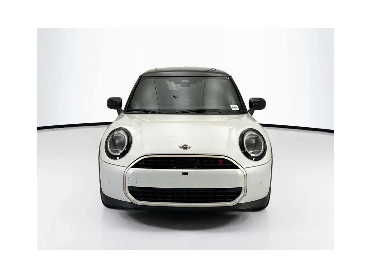 New 2026 Nanuq White Metallic MINI ICONIC image 2
