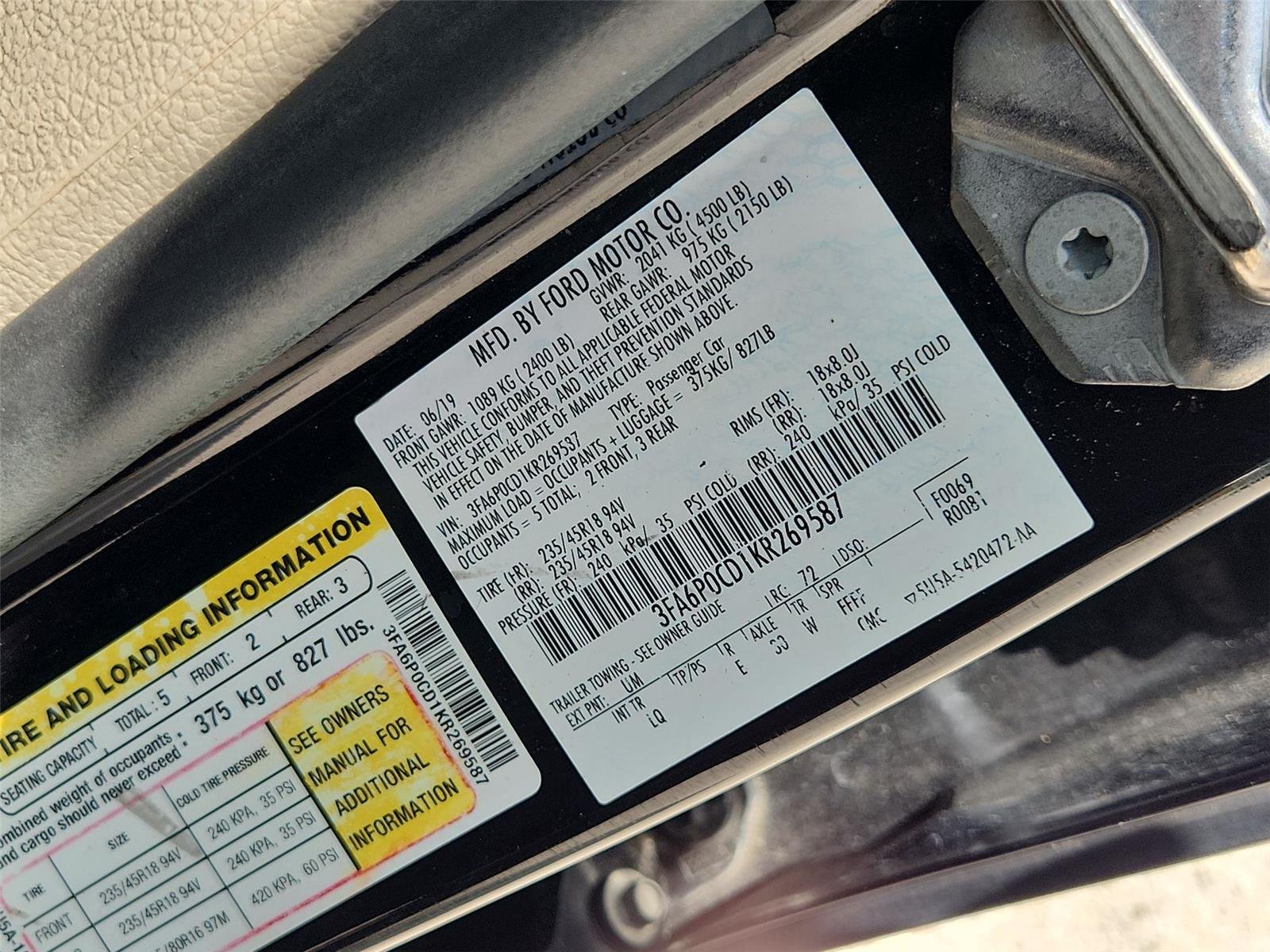 Used 2019 Black Ford SEL image 32