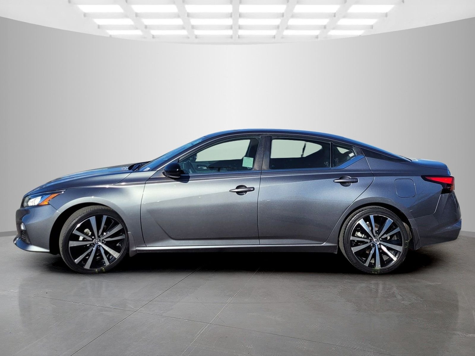 2022 Nissan Altima 2.5 SR photo 5