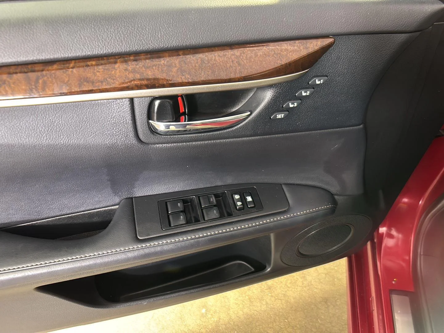 Used 2013 Matador Red Mica Lexus  image 27