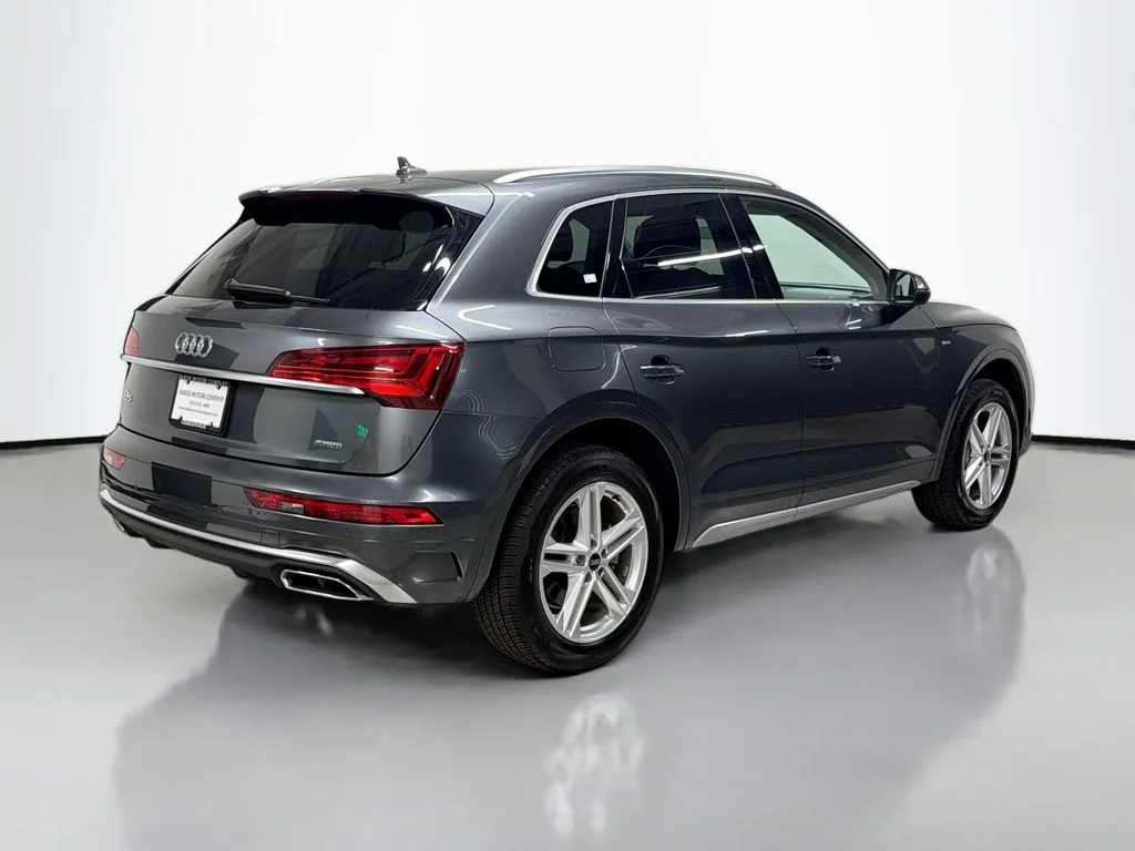 Used 2025  Audi 55 Premium Plus image 9