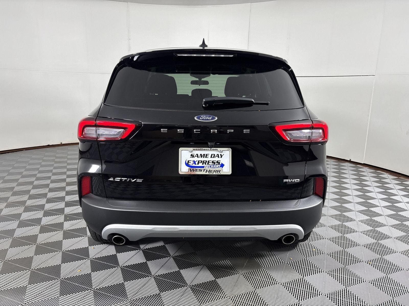 Used 2024 Agate Black Ford Active image 18