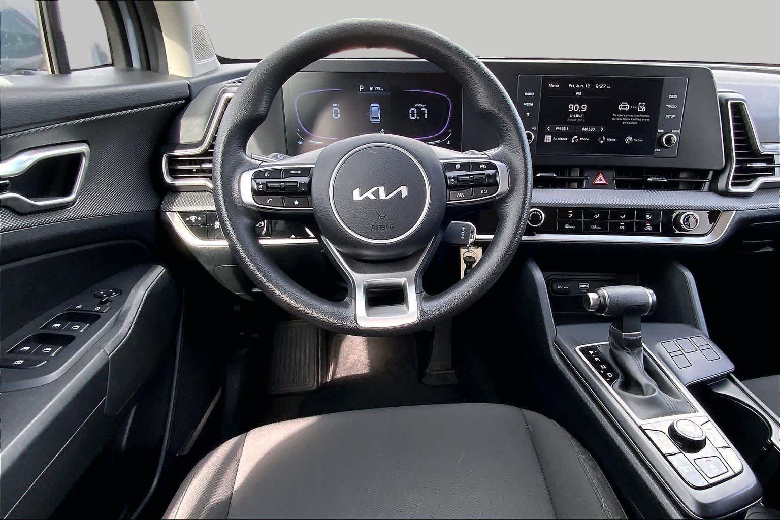 Used 2025 Everlasting Silver Kia LX image 6