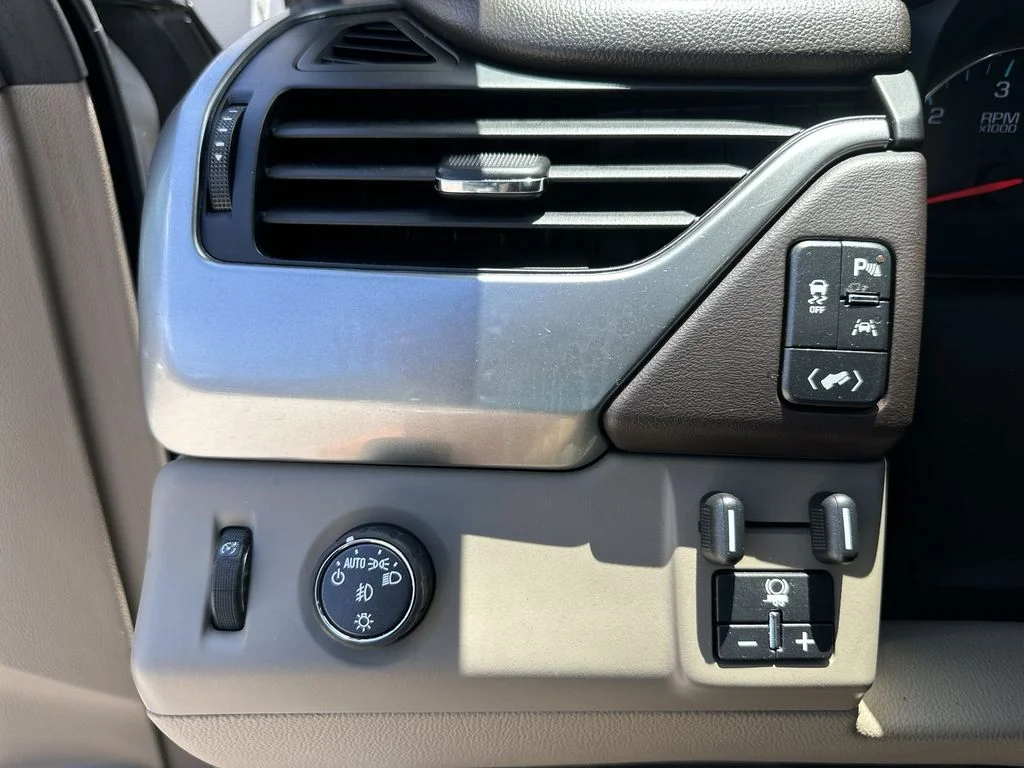 Certified Used 2018 Summit White Chevrolet Premier image 18