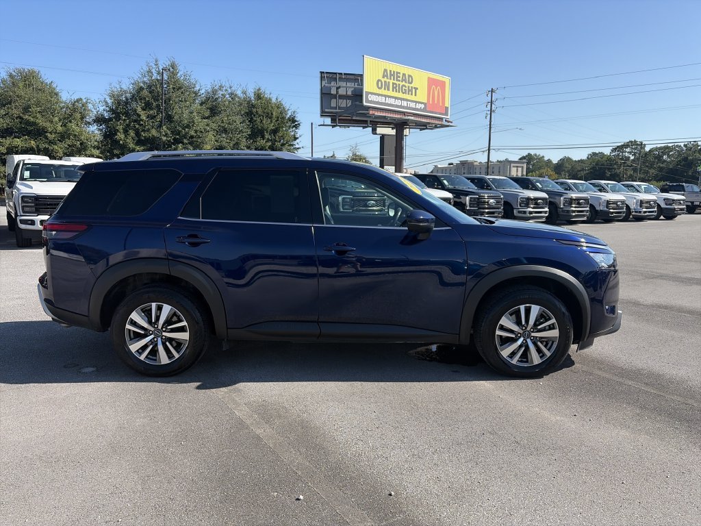 Used 2025 Blue Nissan SL image 8