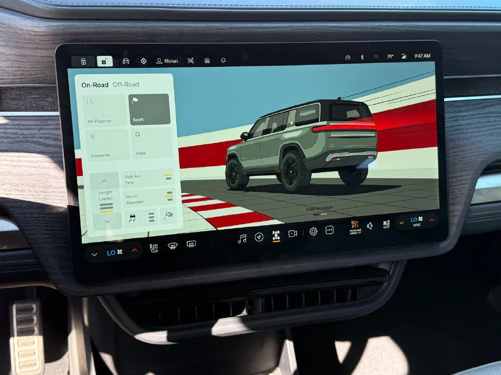 Used 2023  RIVIAN Launch Edition image 18
