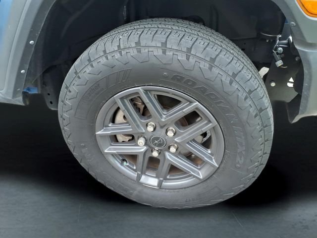 Used 2024 Blue Jeep Sport S image 9