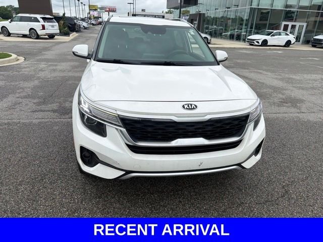 Used 2021 White Kia EX image 4
