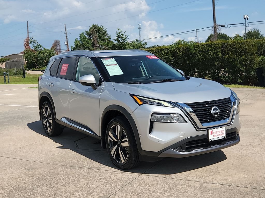 Certified Used 2022 Silver Nissan SL image 1