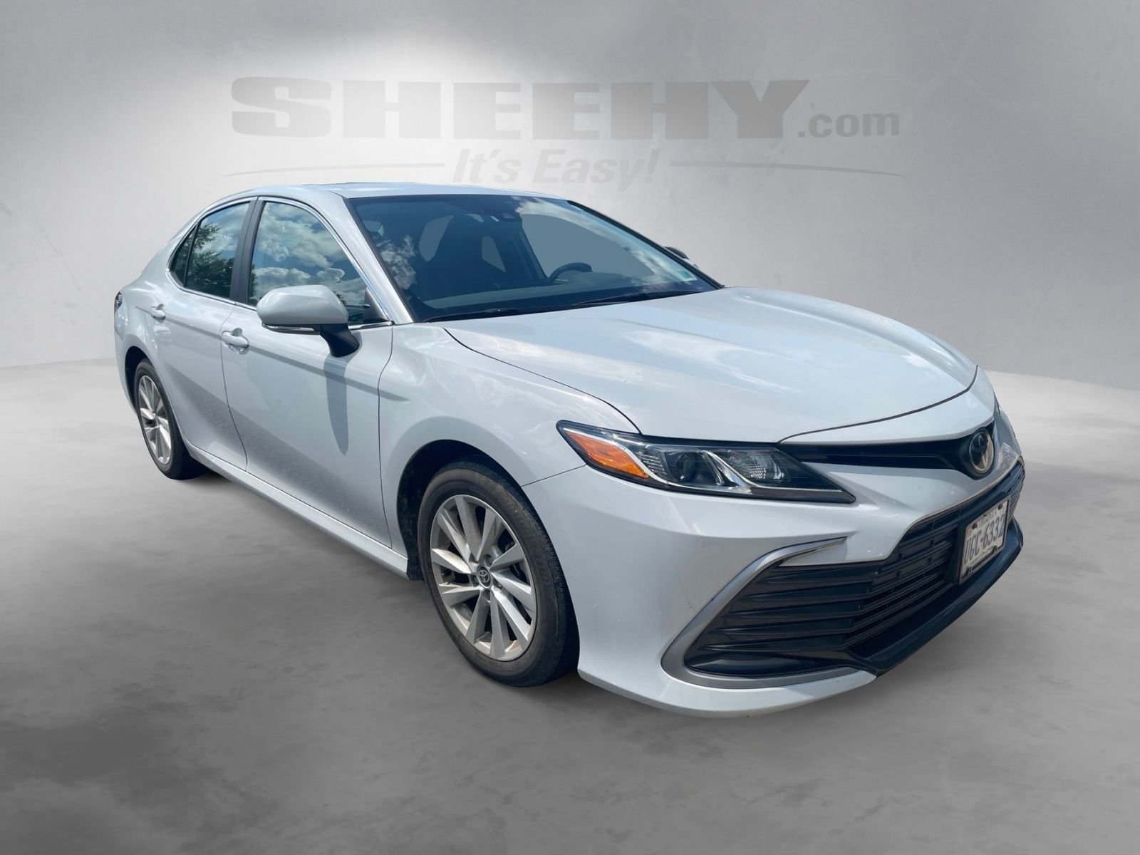 Used 2022 White Toyota LE image 2